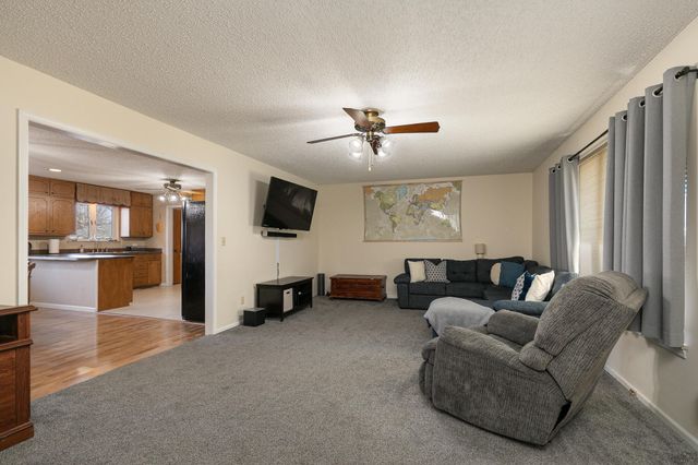 542 N Locust Street, Marshfield, MO 65706