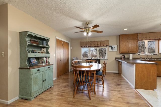 542 N Locust Street, Marshfield, MO 65706