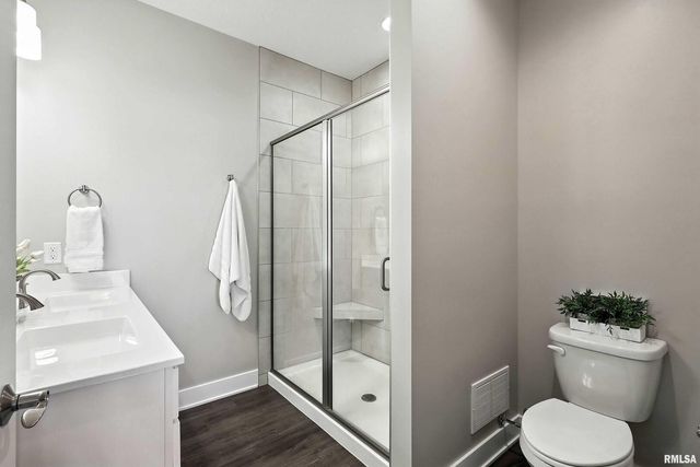 141 Beacon Harbor Pkwy Circle 141, East Moline, IL 61244