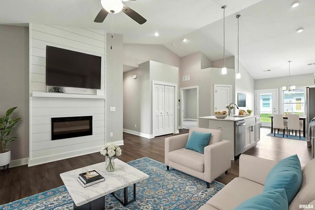 141 Beacon Harbor Pkwy Circle 141, East Moline, IL 61244