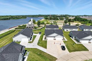 141 Beacon Harbor Pkwy Circle 141, East Moline, IL 61244