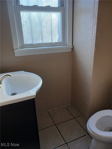 3520 E 140th Street, Cleveland, OH 44120