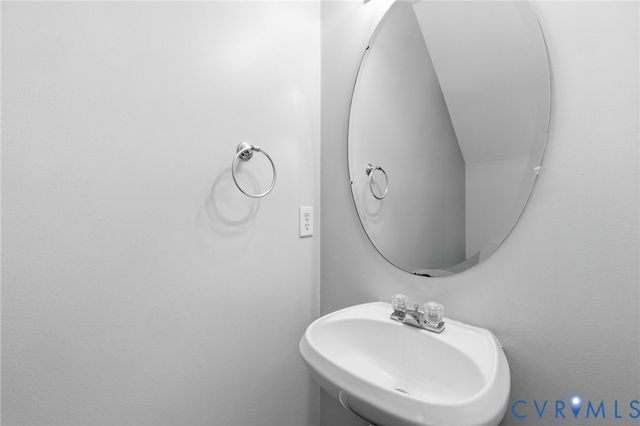 12001 Swift Crossing Dr, Chesterfield, VA 23112