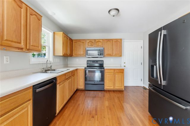 12001 Swift Crossing Dr, Chesterfield, VA 23112