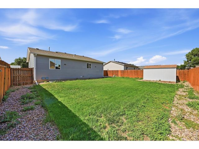 2915 Ptarmigan Dr, Evans, CO 80620