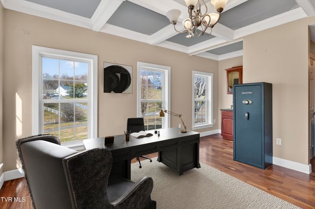 17968 Overlook Dr, Abingdon, VA 24210