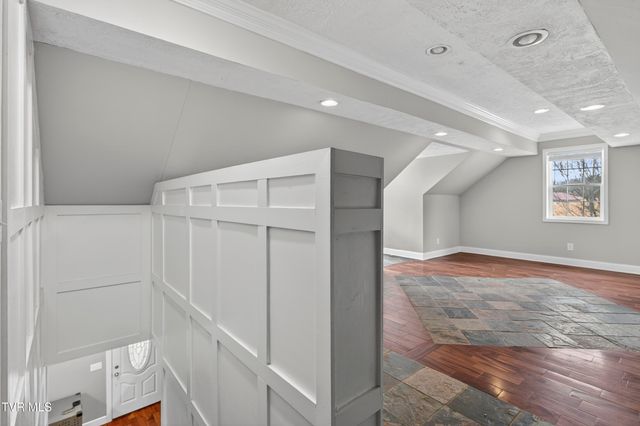 17968 Overlook Dr, Abingdon, VA 24210