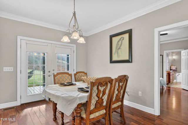 17968 Overlook Dr, Abingdon, VA 24210