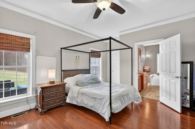 17968 Overlook Dr, Abingdon, VA 24210