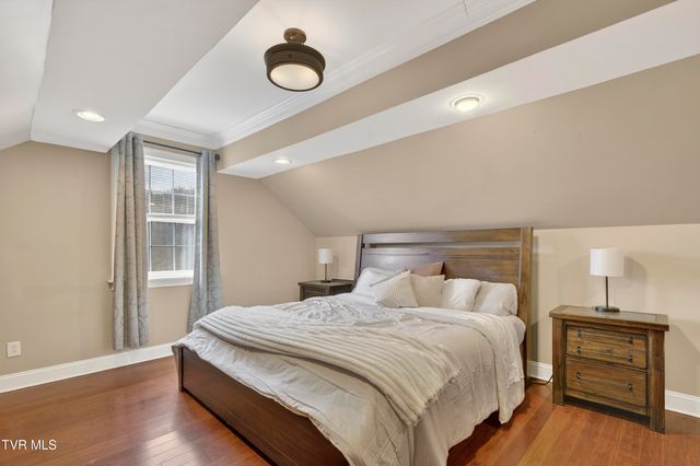 17968 Overlook Dr, Abingdon, VA 24210