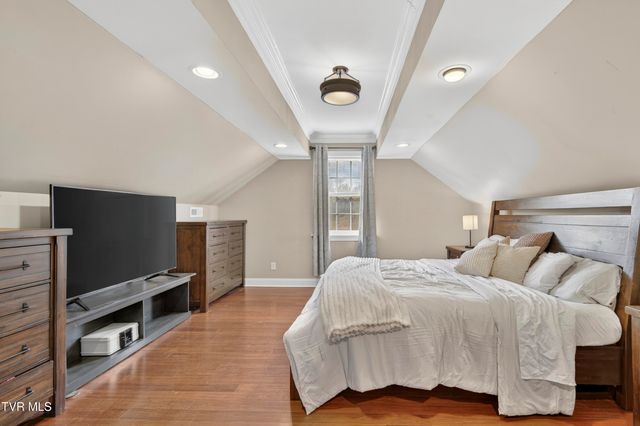 17968 Overlook Dr, Abingdon, VA 24210