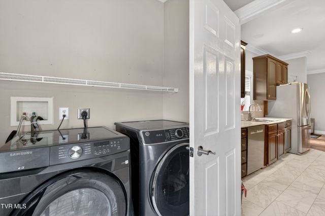 17968 Overlook Dr, Abingdon, VA 24210