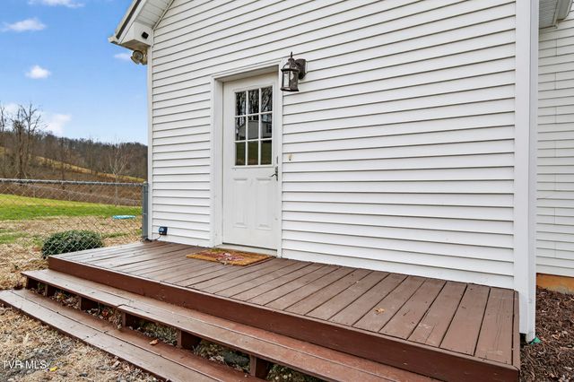 17968 Overlook Dr, Abingdon, VA 24210