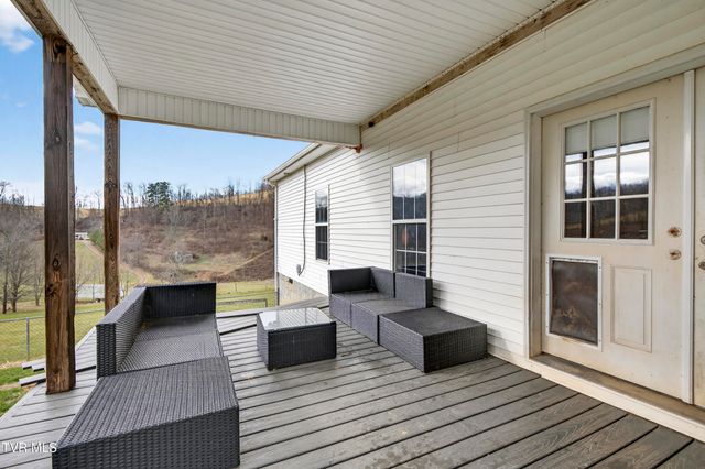 17968 Overlook Dr, Abingdon, VA 24210