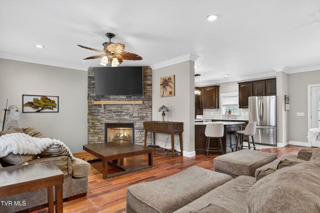 17968 Overlook Dr, Abingdon, VA 24210