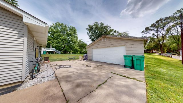 2963 W 74th Avenue, Merrillville, IN 46410