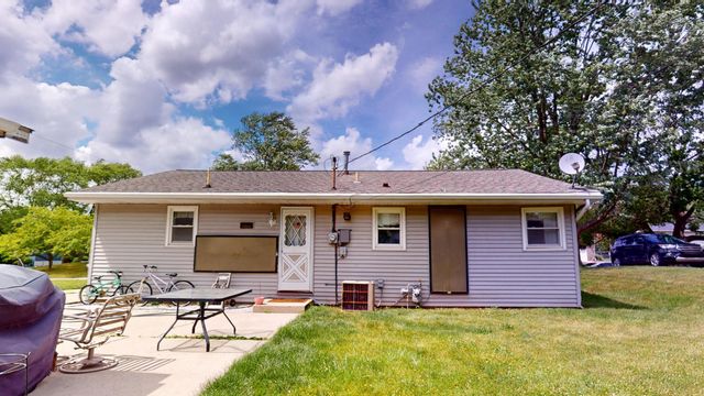 2963 W 74th Avenue, Merrillville, IN 46410