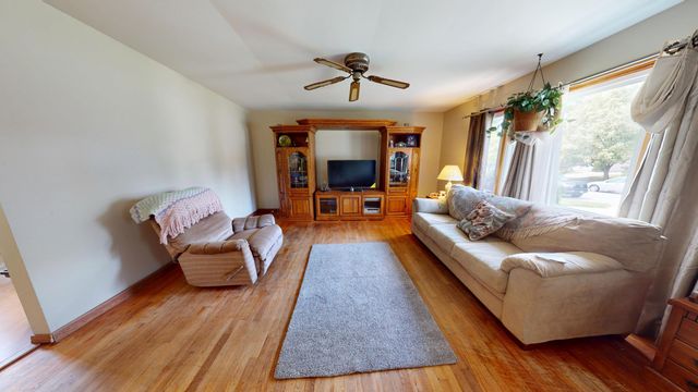 2963 W 74th Avenue, Merrillville, IN 46410