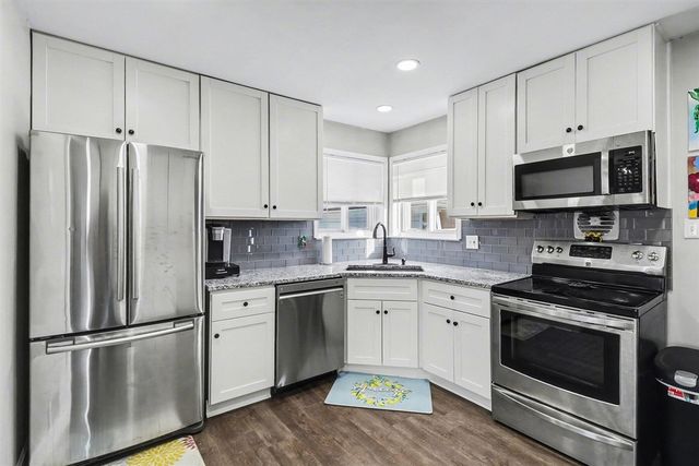 3659 Elira Lane, Waterford, MI 48328