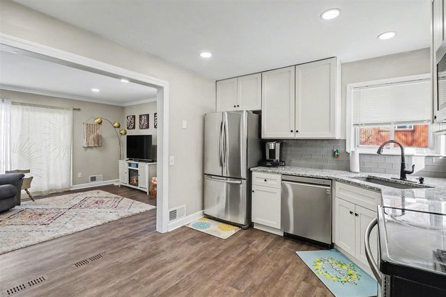 3659 Elira Lane, Waterford, MI 48328