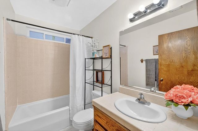 1260 Heather Glen Circle, Hollister, CA 95023