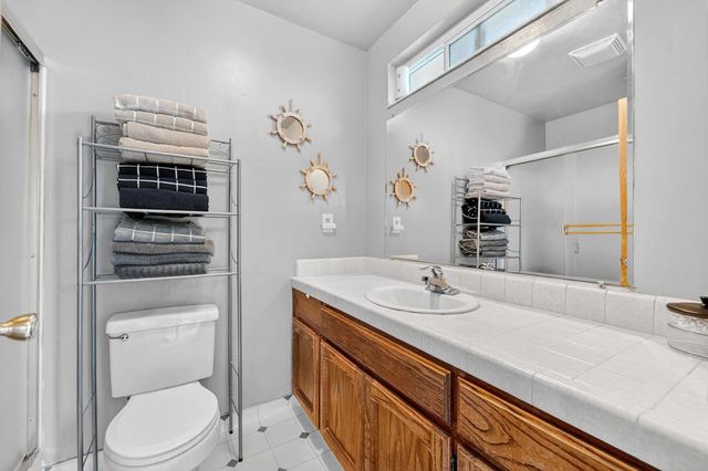 1260 Heather Glen Circle, Hollister, CA 95023