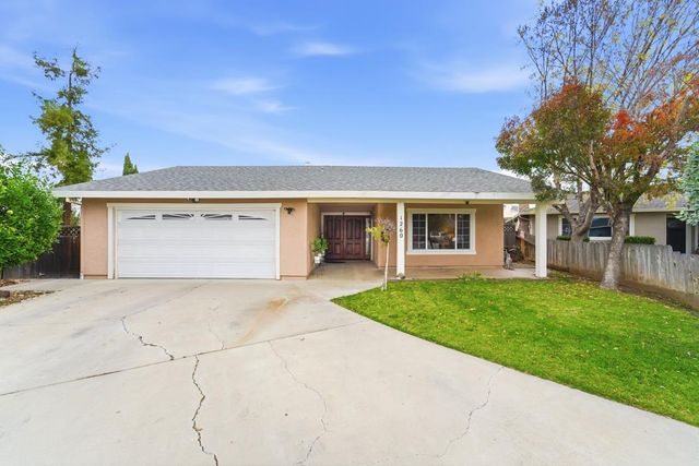 1260 Heather Glen Circle, Hollister, CA 95023