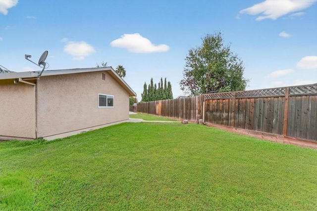 1260 Heather Glen Circle, Hollister, CA 95023