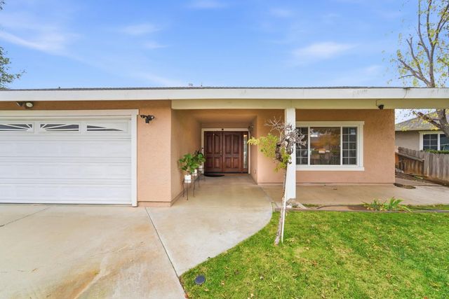 1260 Heather Glen Circle, Hollister, CA 95023