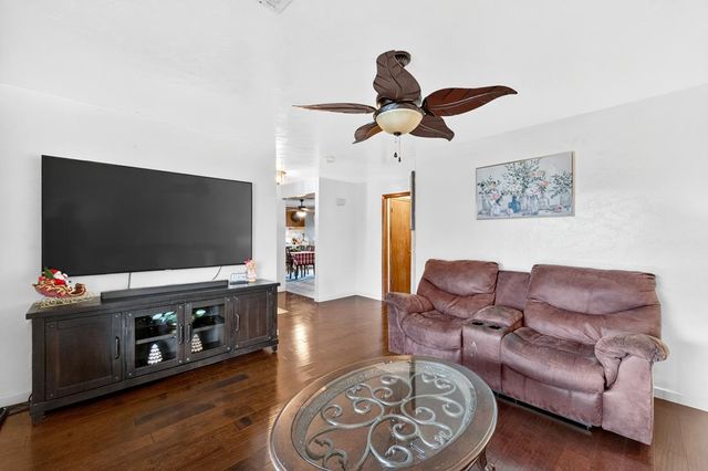 1260 Heather Glen Circle, Hollister, CA 95023