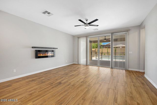 16658 W MESCAL Street, Surprise, AZ 85388