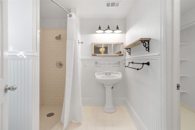 909 W Hunt Street, Mckinney, TX 75069