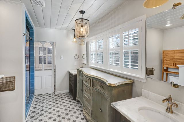 909 W Hunt Street, Mckinney, TX 75069