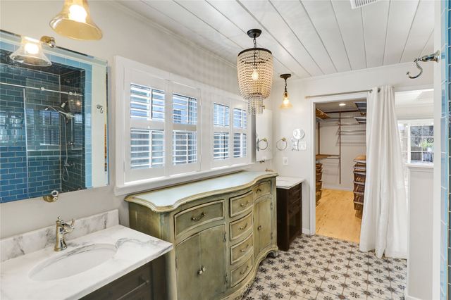 909 W Hunt Street, Mckinney, TX 75069