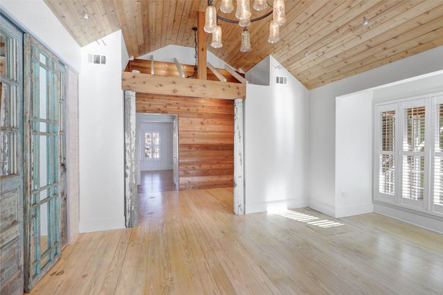 909 W Hunt Street, Mckinney, TX 75069