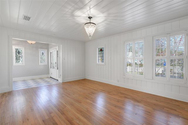 909 W Hunt Street, Mckinney, TX 75069