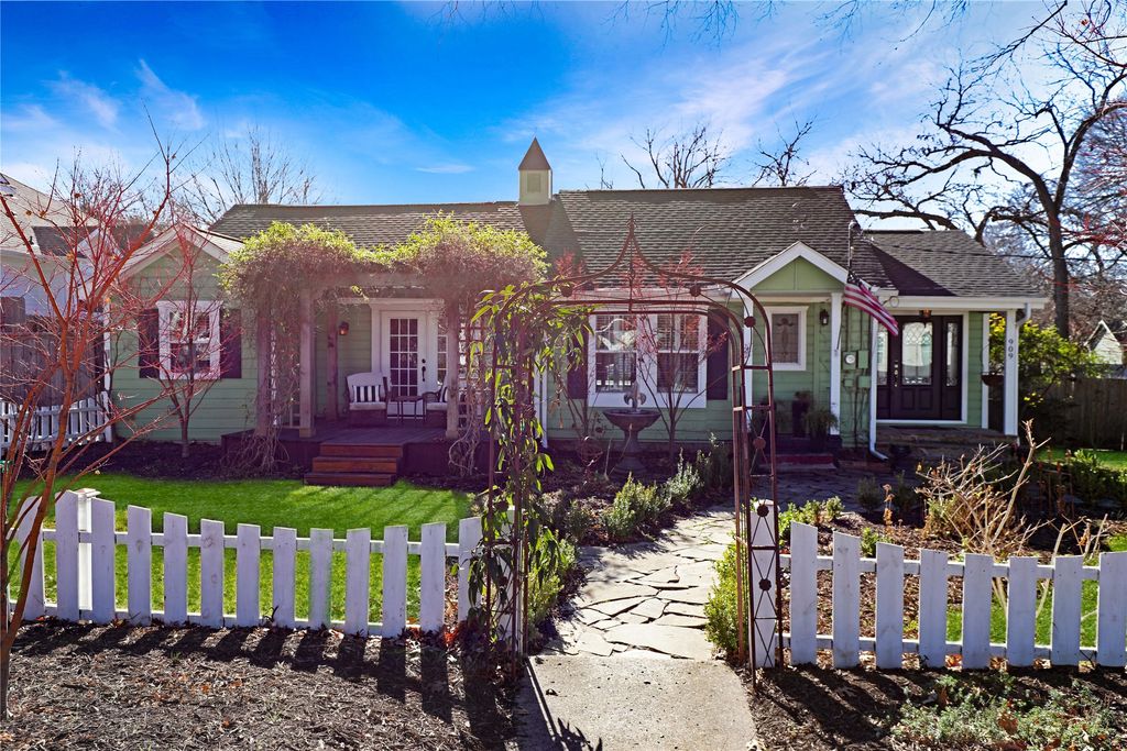 909 W Hunt Street, Mckinney, TX 75069