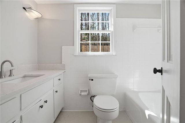 4040 Candler Lake West NE, Atlanta, GA 30319