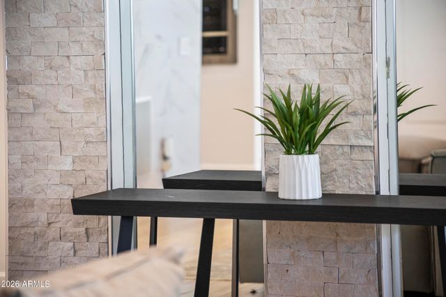 6834 N 72ND Place, Scottsdale, AZ 85250