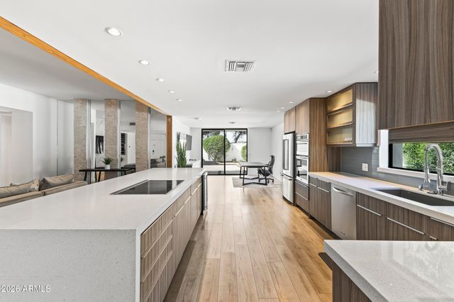 6834 N 72ND Place, Scottsdale, AZ 85250