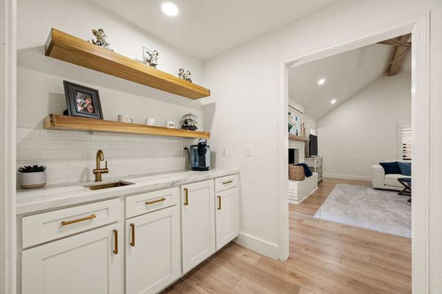 2905 Crestline Drive, Grapevine, TX 76051