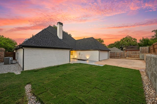 2905 Crestline Drive, Grapevine, TX 76051