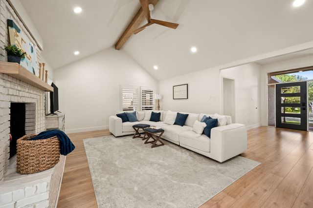 2905 Crestline Drive, Grapevine, TX 76051