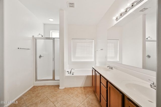 7136 W Forest Grove Avenue, Phoenix, AZ 85043