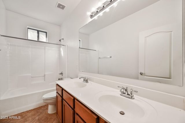 7136 W Forest Grove Avenue, Phoenix, AZ 85043
