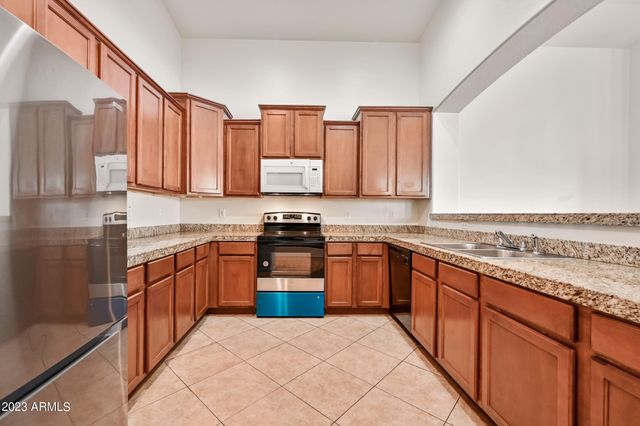 7136 W Forest Grove Avenue, Phoenix, AZ 85043