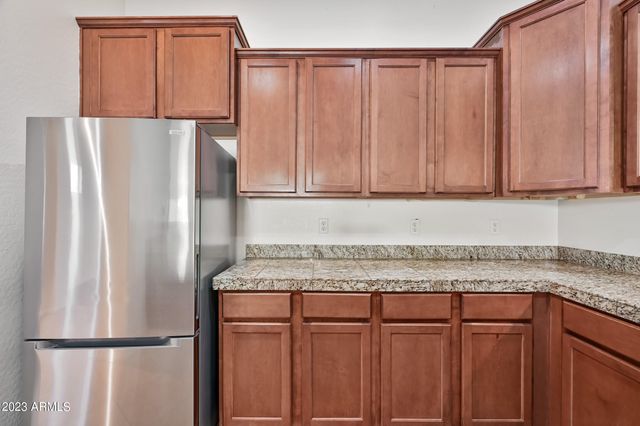 7136 W Forest Grove Avenue, Phoenix, AZ 85043