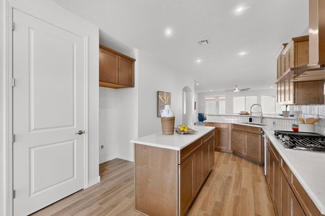 1561 Corta Corona SW, Los Lunas, NM 87031