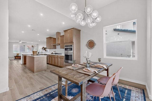 1561 Corta Corona SW, Los Lunas, NM 87031