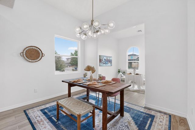 1561 Corta Corona SW, Los Lunas, NM 87031